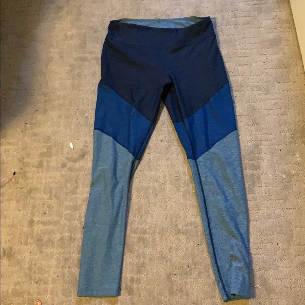 Outdoor Voices 7/8 tight size M